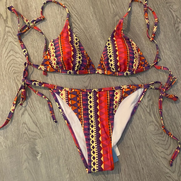 Cupshe triangle bikini - Picture 2 of 4